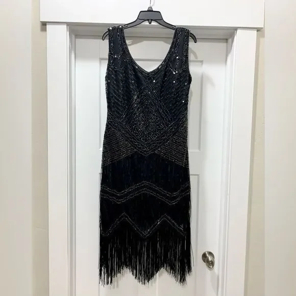 Vintage Style "Great Gatsby" Sequined Fringed Flapper. Great for Halloween - Picture 2 of 16
